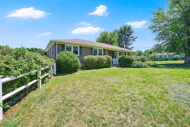 762 Center St, Ludlow, MA 01056