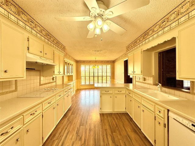 155 Sunset Drive, Murphy, TX 75094