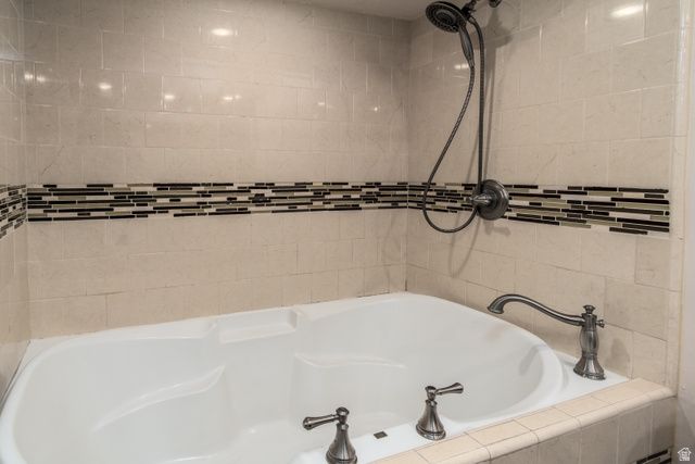 8699 S DIAMOND DOVE DR, West Jordan, UT 84088