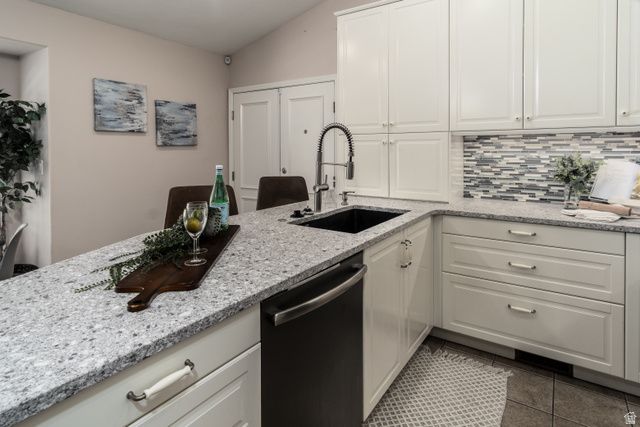 8699 S DIAMOND DOVE DR, West Jordan, UT 84088