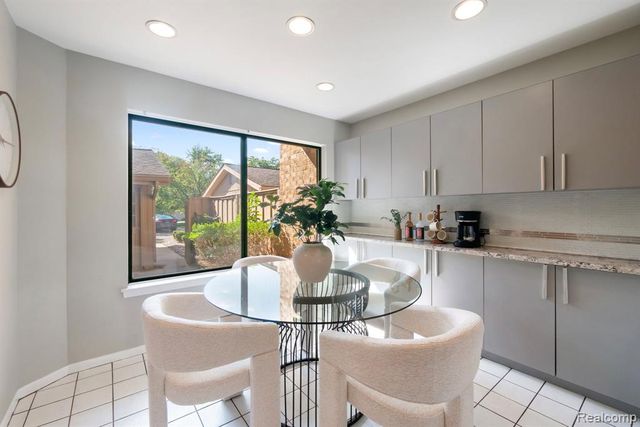 7137 Pebble Park Drive, West Bloomfield, MI 48322