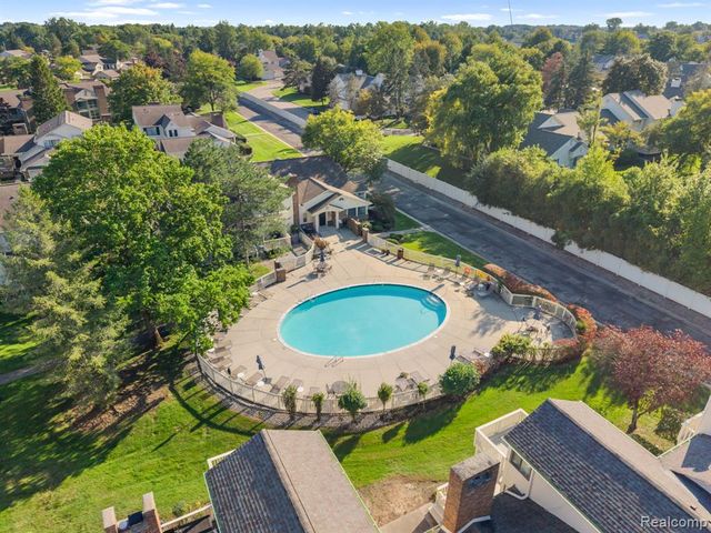 7137 Pebble Park Drive, West Bloomfield, MI 48322