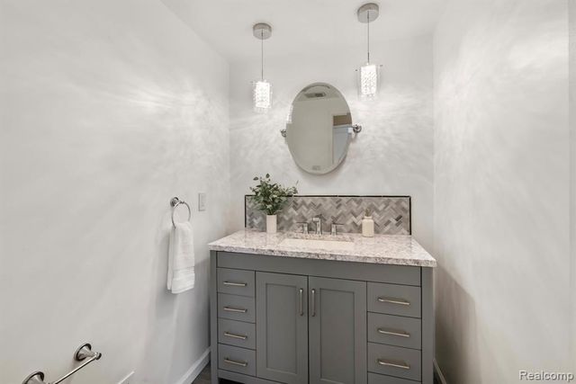 7137 Pebble Park Drive, West Bloomfield, MI 48322