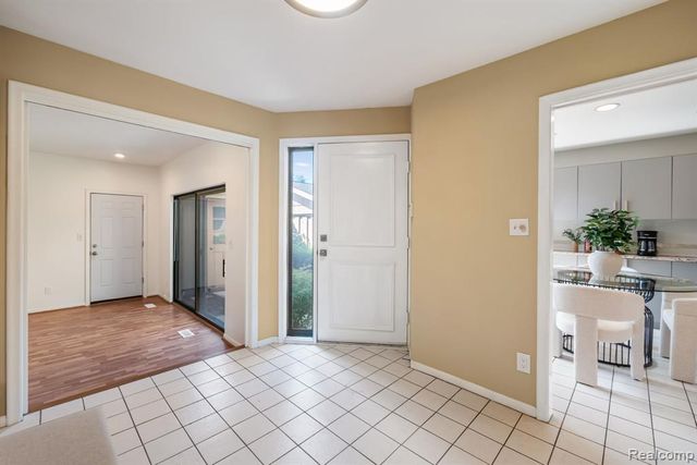 7137 Pebble Park Drive, West Bloomfield, MI 48322