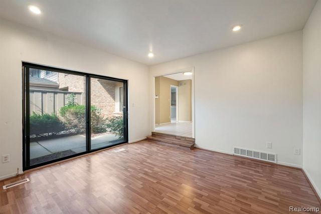 7137 Pebble Park Drive, West Bloomfield, MI 48322