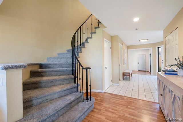 7137 Pebble Park Drive, West Bloomfield, MI 48322