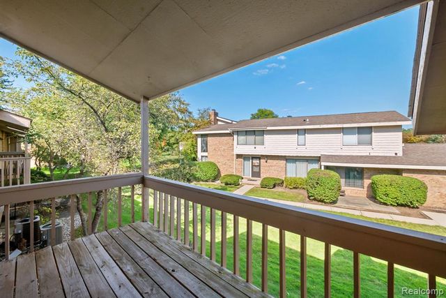 7137 Pebble Park Drive, West Bloomfield, MI 48322