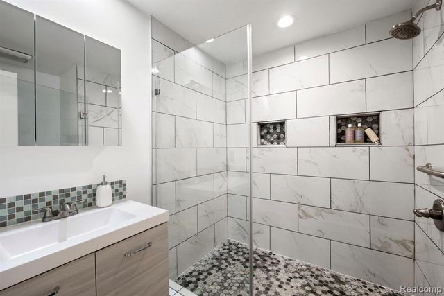 7137 Pebble Park Drive, West Bloomfield, MI 48322