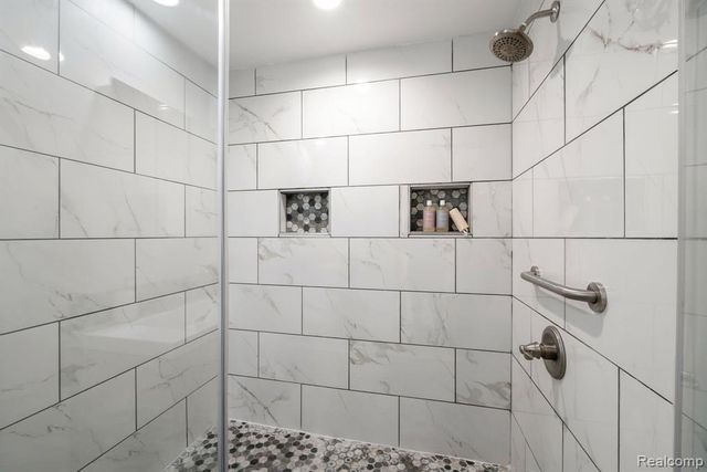 7137 Pebble Park Drive, West Bloomfield, MI 48322