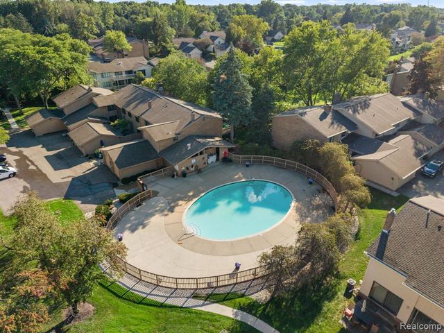 7137 Pebble Park Drive, West Bloomfield, MI 48322