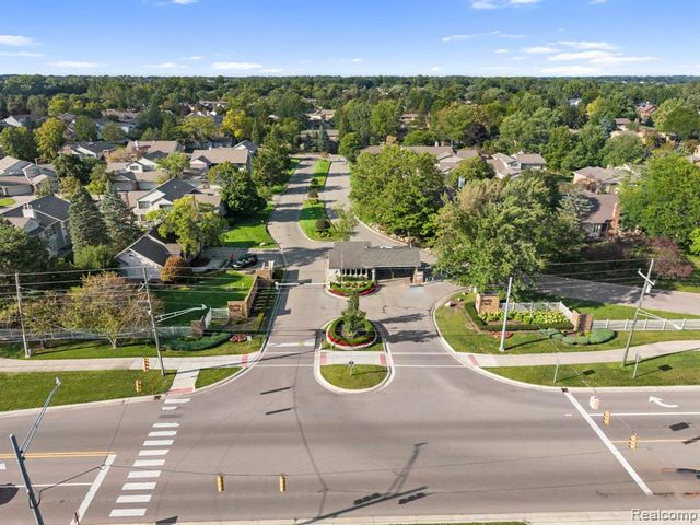 7137 Pebble Park Drive, West Bloomfield, MI 48322