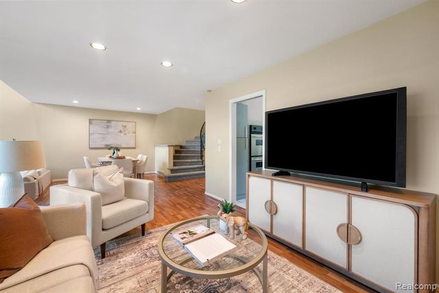 7137 Pebble Park Drive, West Bloomfield, MI 48322