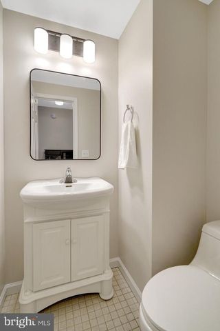 7838 ASHLEY GLEN RD, Annandale, VA 22003