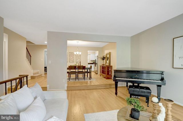 7838 ASHLEY GLEN RD, Annandale, VA 22003