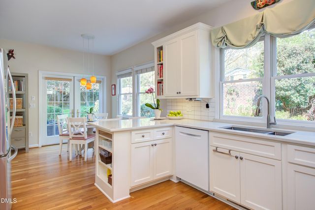 100 Glenview Place, Chapel Hill, NC 27514