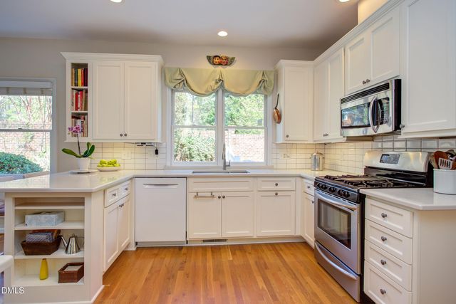 100 Glenview Place, Chapel Hill, NC 27514