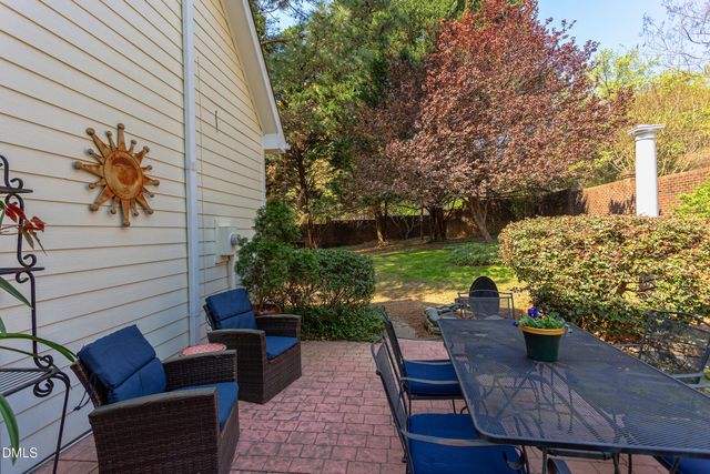 100 Glenview Place, Chapel Hill, NC 27514