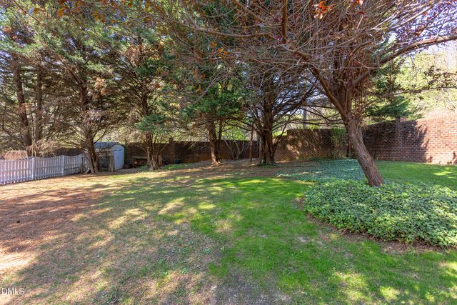 100 Glenview Place, Chapel Hill, NC 27514