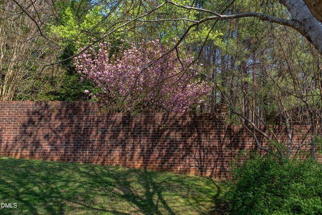 100 Glenview Place, Chapel Hill, NC 27514