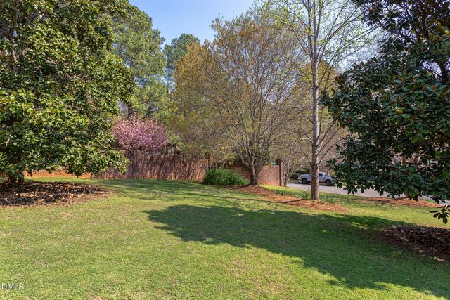 100 Glenview Place, Chapel Hill, NC 27514