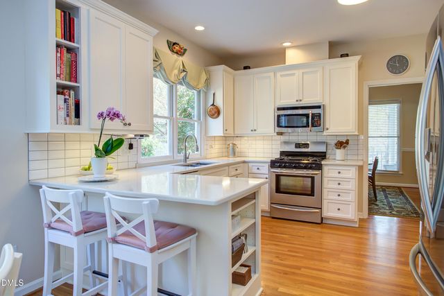 100 Glenview Place, Chapel Hill, NC 27514