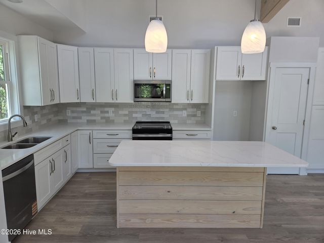 12374 Shaw Highway, Burgaw, NC 28425