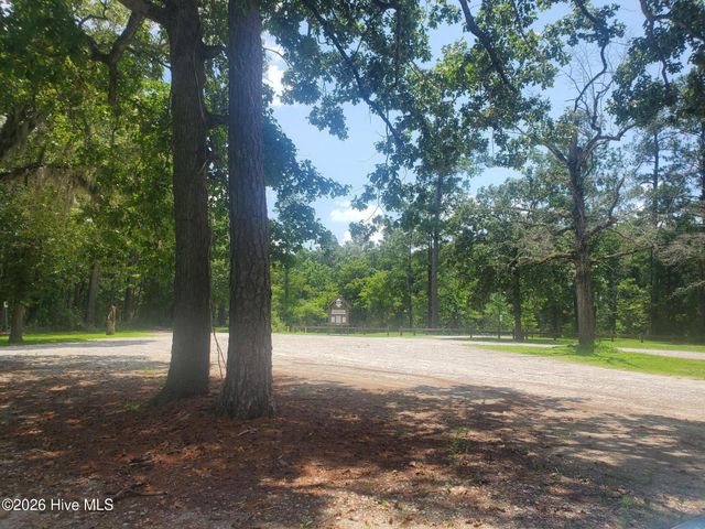 12374 Shaw Highway, Burgaw, NC 28425
