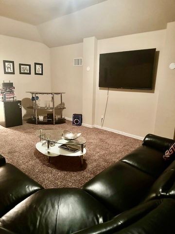 1005 Trailwood Drive, Desoto, TX 75115