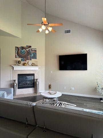 1005 Trailwood Drive, Desoto, TX 75115