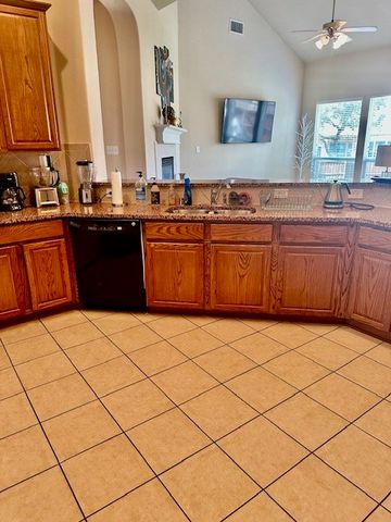 1005 Trailwood Drive, Desoto, TX 75115