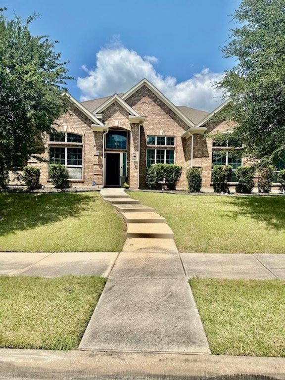 1005 Trailwood Drive, Desoto, TX 75115