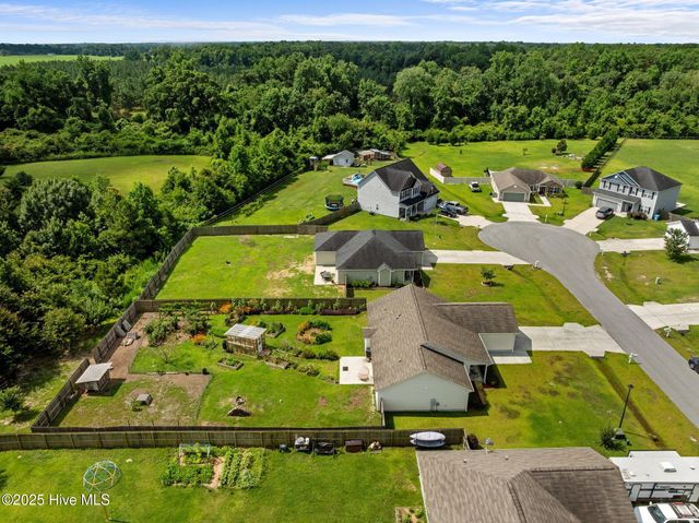 505 Spiro Court, Richlands, NC 28574