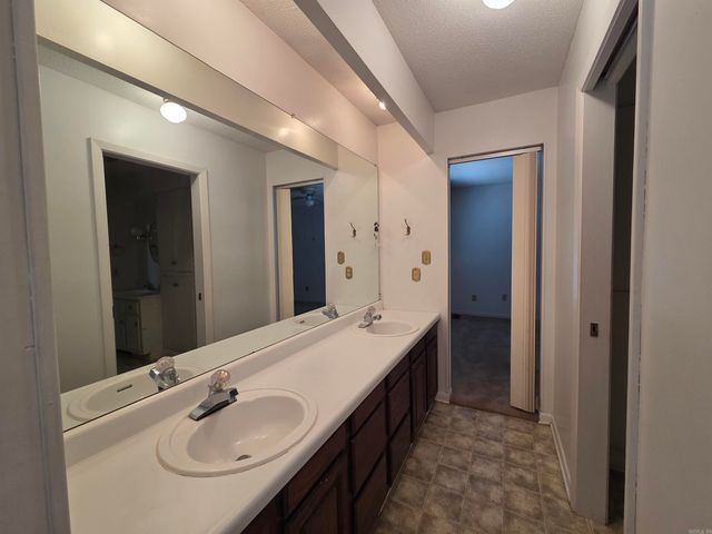 104 CR 7010, Wynne, AR 72396