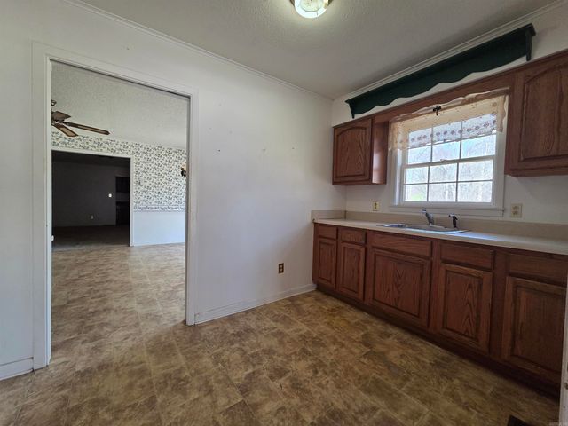 104 CR 7010, Wynne, AR 72396