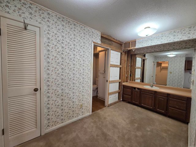 104 CR 7010, Wynne, AR 72396