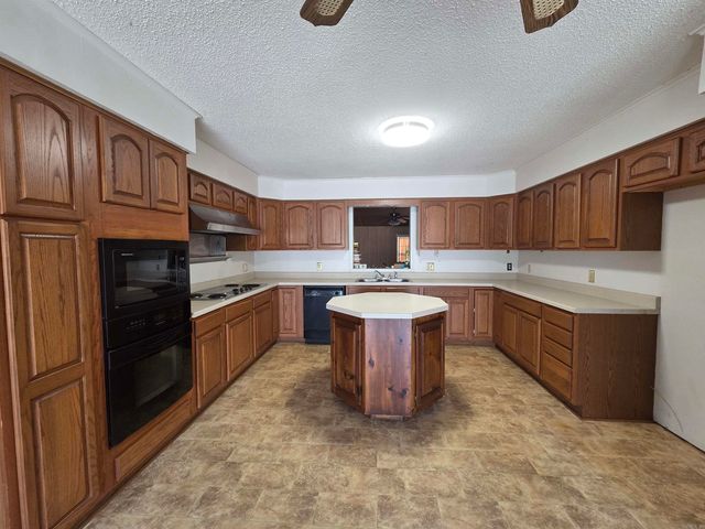 104 CR 7010, Wynne, AR 72396