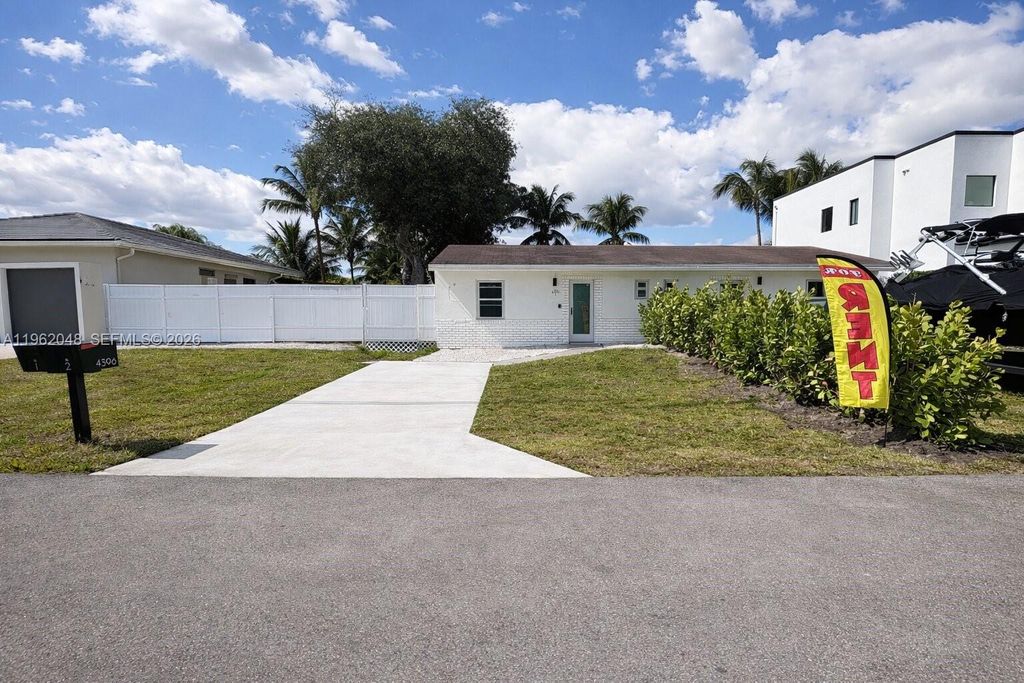 4396 SW 25th Ter 1-2, Dania Beach, FL 33312