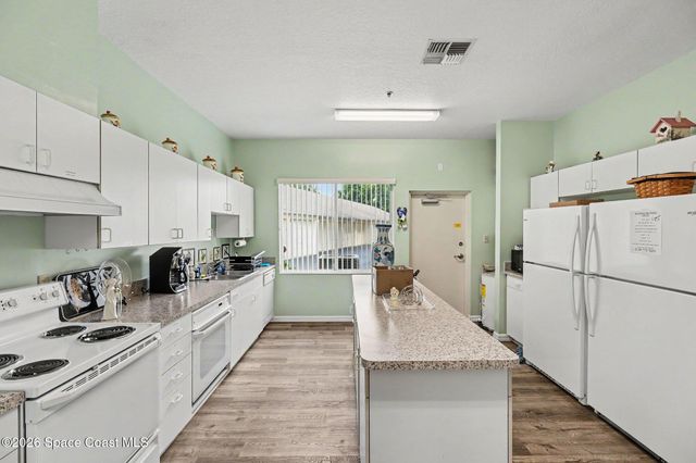 1420 Huntington Lane 2402, Rockledge, FL 32955