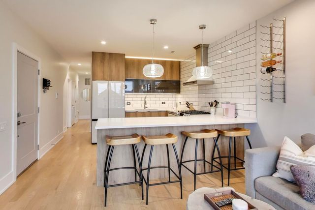 3320 N Narragansett Avenue 2, Chicago, IL 60634