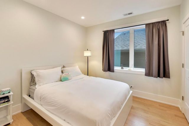 3320 N Narragansett Avenue 2, Chicago, IL 60634