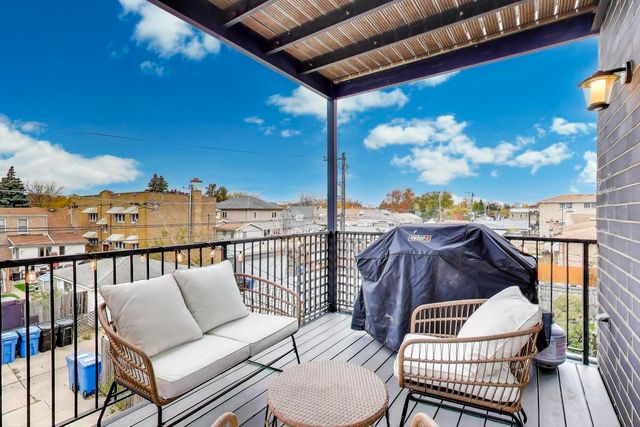 3320 N Narragansett Avenue 2, Chicago, IL 60634