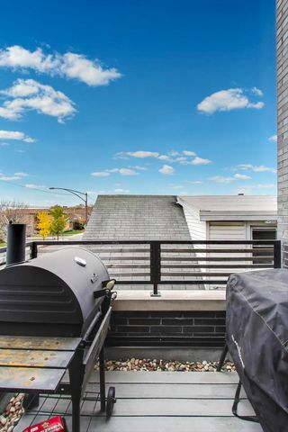 3320 N Narragansett Avenue 2, Chicago, IL 60634