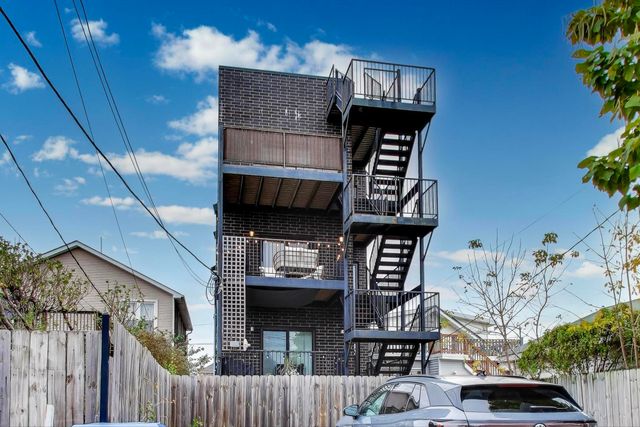 3320 N Narragansett Avenue 2, Chicago, IL 60634