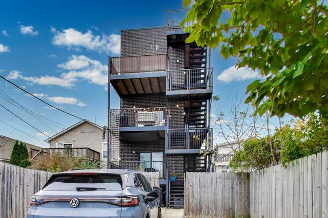 3320 N Narragansett Avenue 2, Chicago, IL 60634