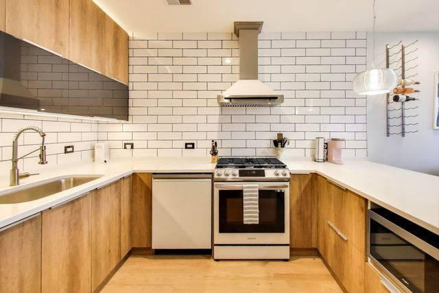 3320 N Narragansett Avenue 2, Chicago, IL 60634