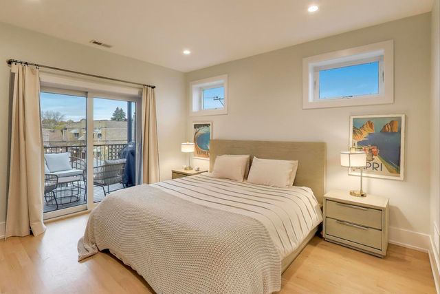 3320 N Narragansett Avenue 2, Chicago, IL 60634