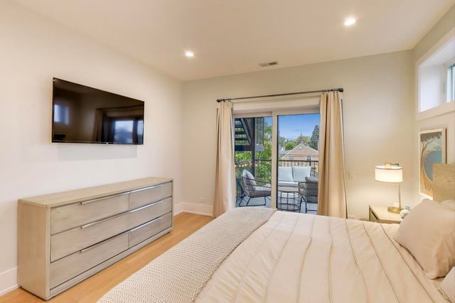 3320 N Narragansett Avenue 2, Chicago, IL 60634