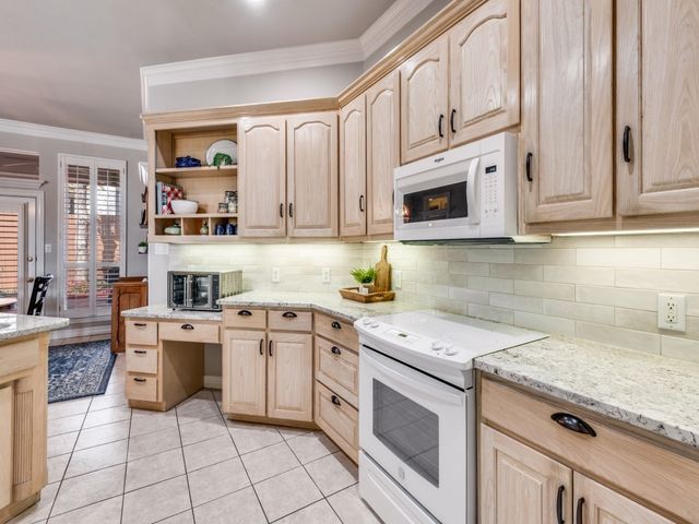 5105 National Court, Arlington, TX 76017