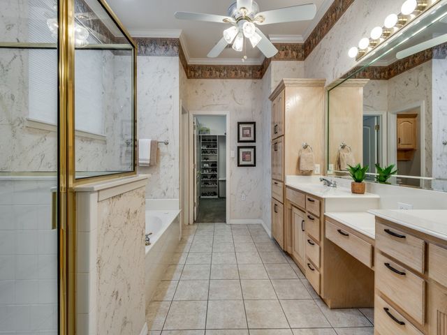 5105 National Court, Arlington, TX 76017