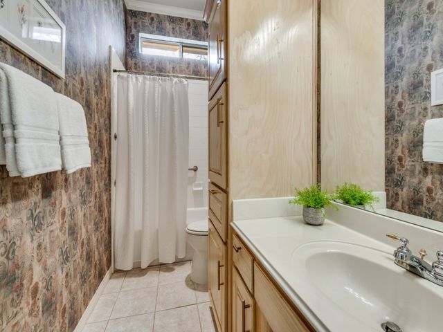 5105 National Court, Arlington, TX 76017